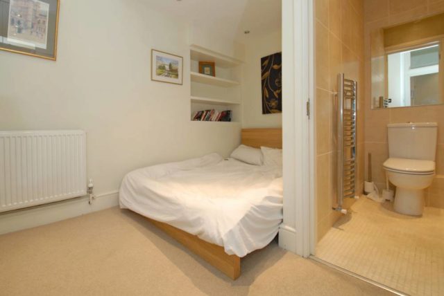  Image of 2 bedroom Ground Flat to rent in Shorrolds Road London SW6 at Market Cottage  Shorrolds Road, SW6 7TR